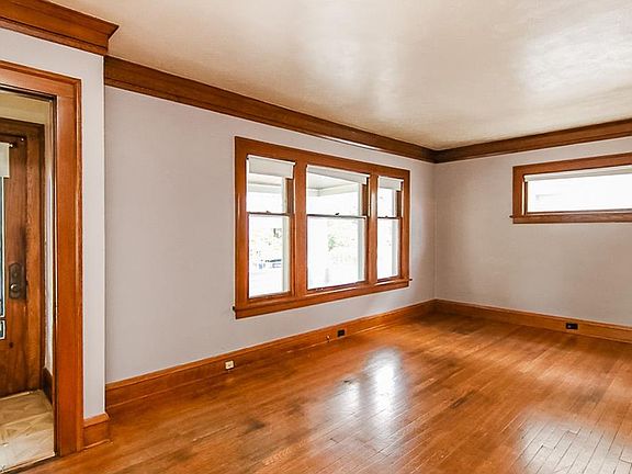 5th image of 17511 Franklin Ave