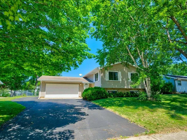 285 Walnut St, Oregon, WI 53575