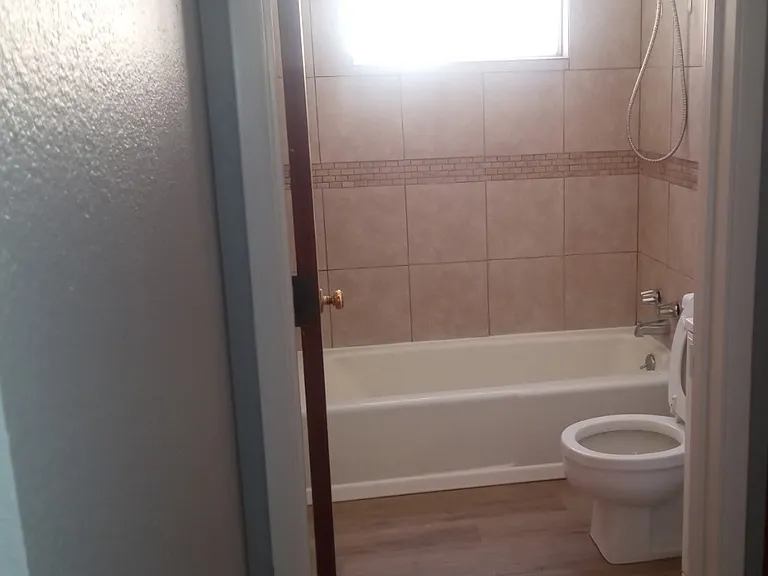 238 Corson Ave — Photo 3