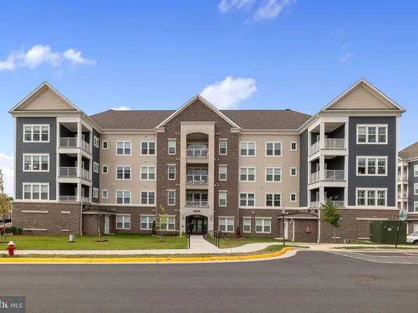 21894 Hawksbill High Cir Unit 403, Sterling, VA 20164