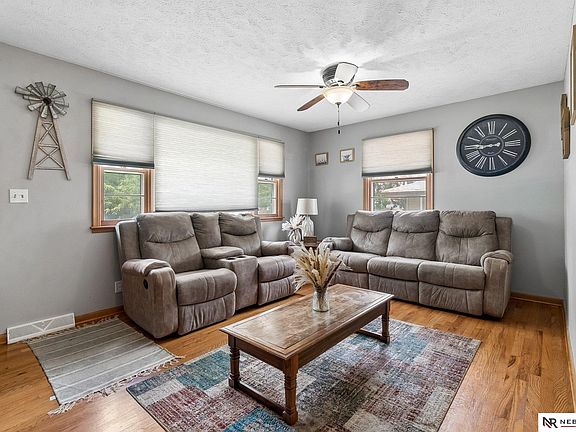 5th image of 6420 Lexington Ave