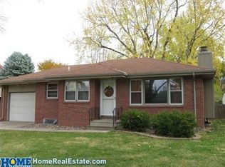 910 Sycamore Dr, Lincoln, NE 68510