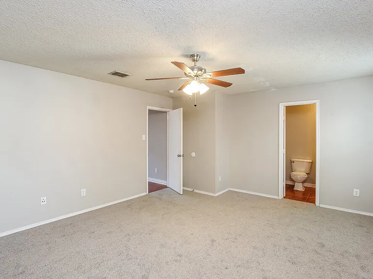 4812 Waterford Dr — Photo 10