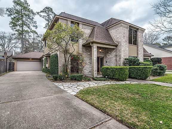 3rd image of 2031 Lake Hills Dr