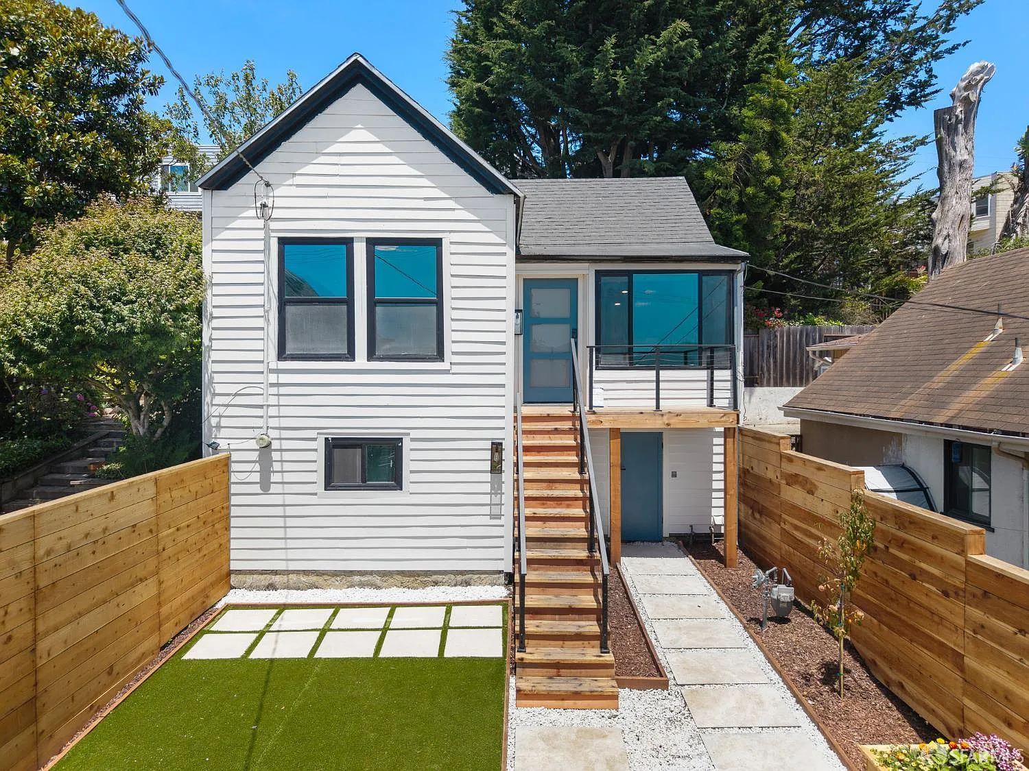 726 Joost Ave - Photo 2
