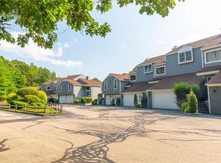 5390 Post Rd APT 3, Warwick, RI 02818