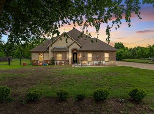 113 Silverwood Dr, Ovilla, TX 75154