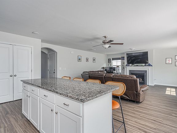 4th image of 646 Penfolds Way