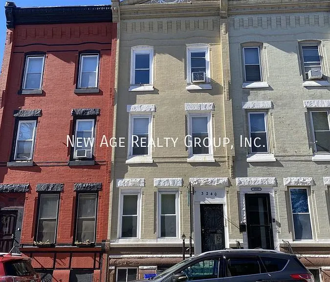 3240 N 15th St #3 — Photo 1