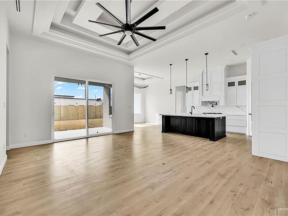 3rd image of 2613 Ulex Ave