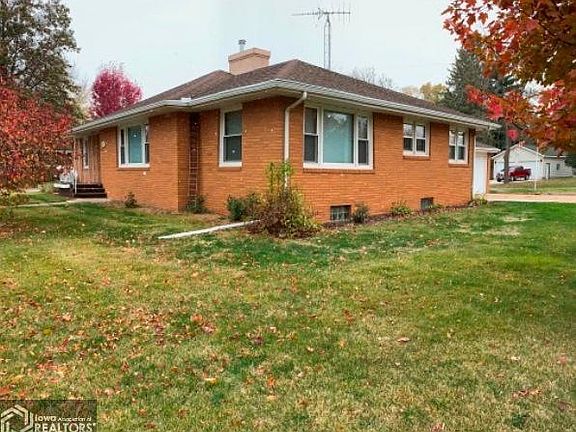 3rd image of 602 Forest Dr
