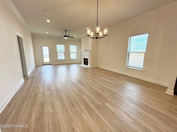 3rd image of 800 Summer St