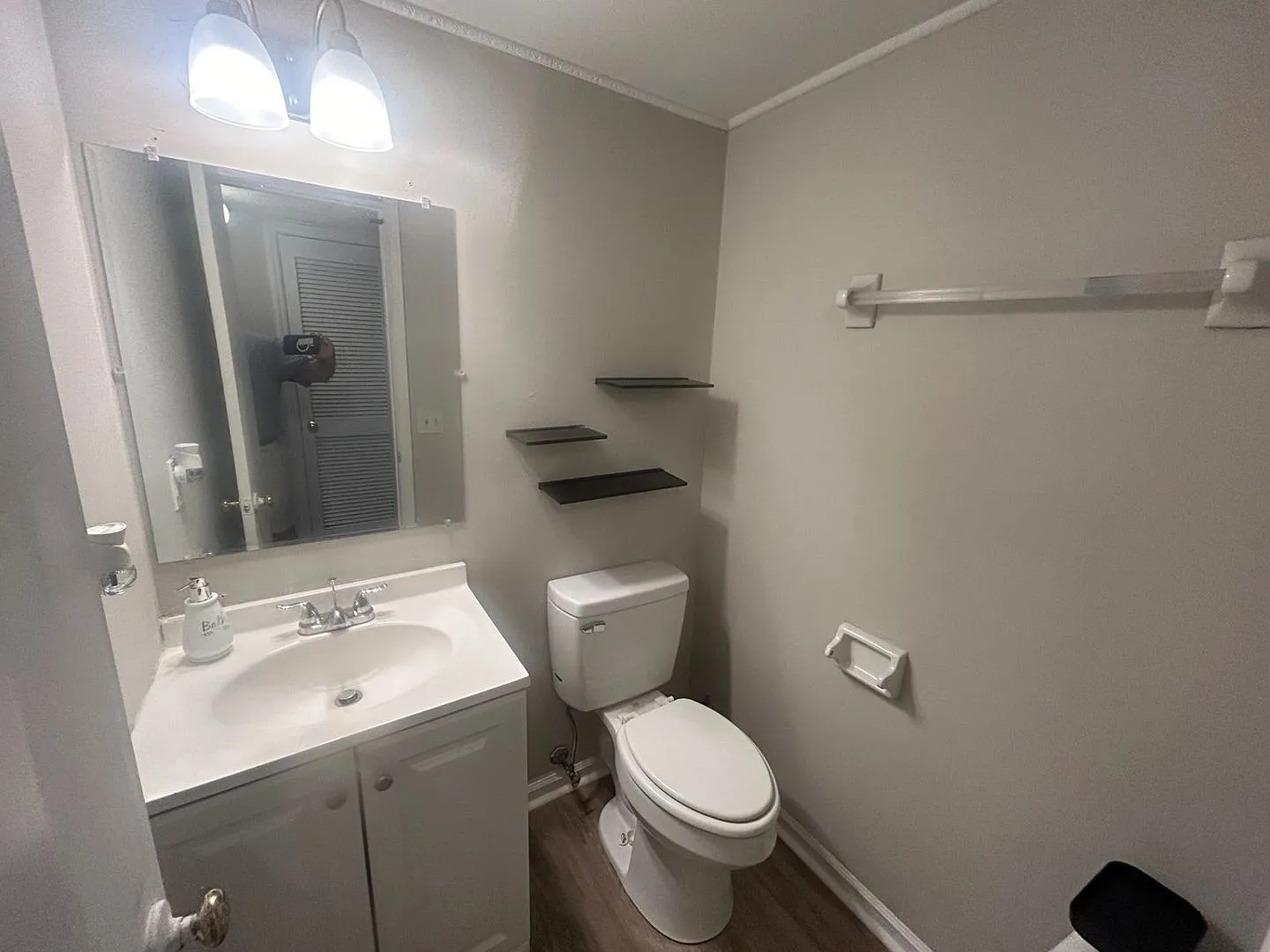 2br 1.5 Bath Townhome In Harbison Beautifully Renovated With Brand New Dishwasher And Washer/Dryer! — Photo 4
