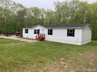 27 Shaker Woods Rd, Raymond, ME 04071