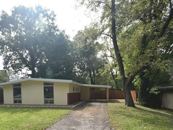 770 Bobbins Ln, Florissant, MO 63033