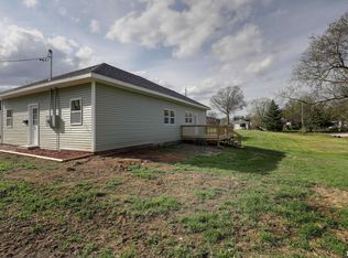 143 E Clinton St, Rushville, IL 62681