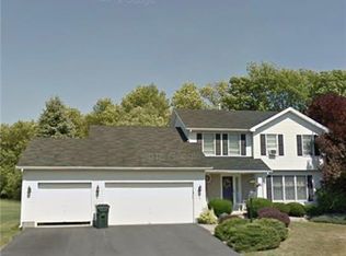 206 Crystal Creek Dr, Rochester, NY 14612