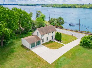 25653 W River Rd, Grosse Ile, MI