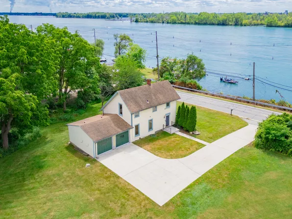 25653 W River Rd, Grosse Ile, MI 48138