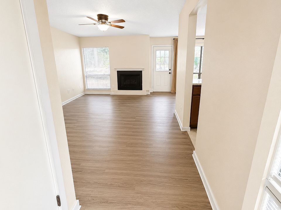 1st image of 695 Belflower Pl