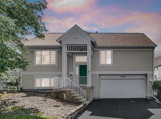 3356 Ravinia Cir, Aurora, IL 60504