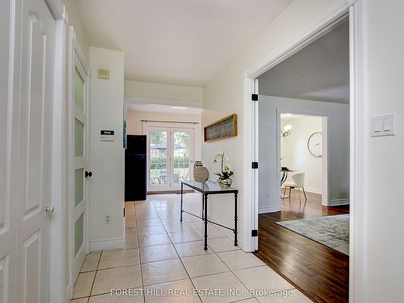 3rd image of 5 Pennywood Rd