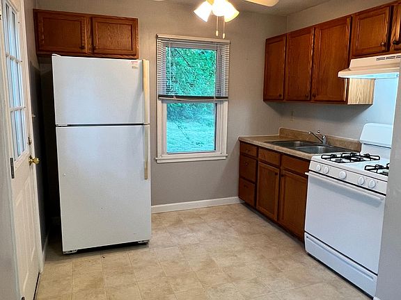 2nd image of 415 W Birchwood Ave