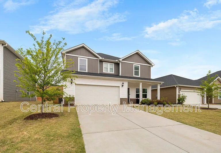 320 Lavinia Cir — Photo 1