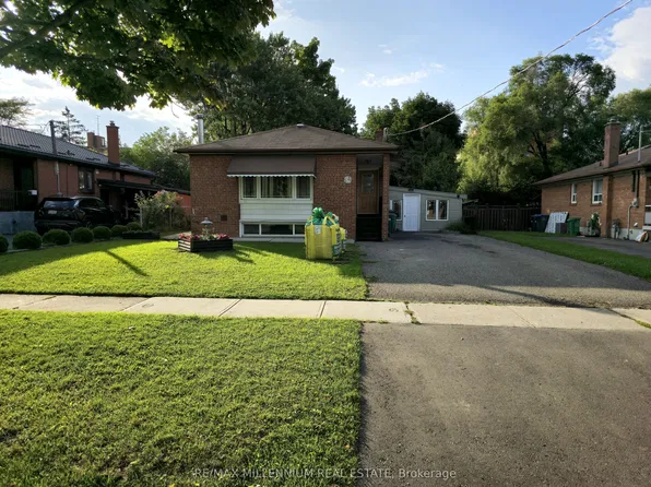 14 Charles St #Basement, Brampton, ON L6V 1E6