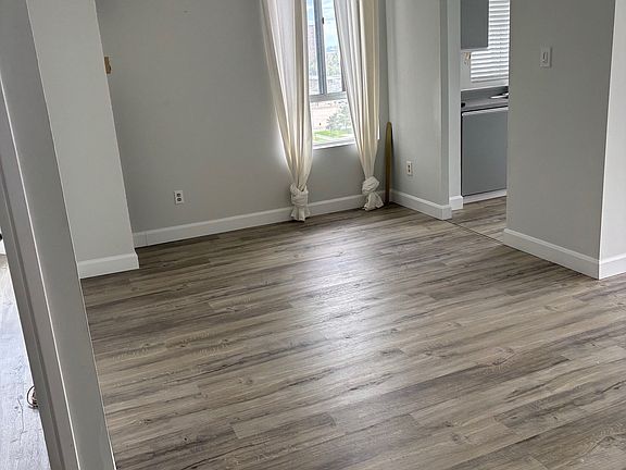 5th image of 26 Hanover Rd #1006