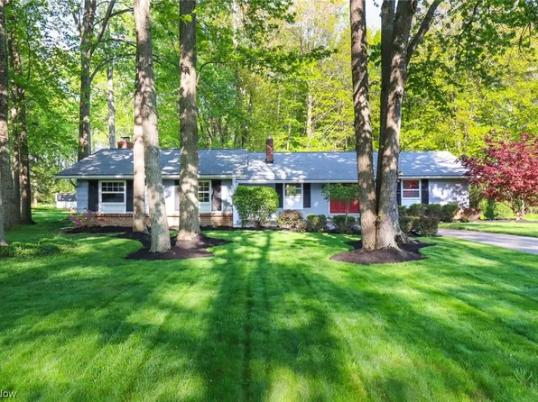 7725 Beaver Creek Dr, Mentor, OH 44060
