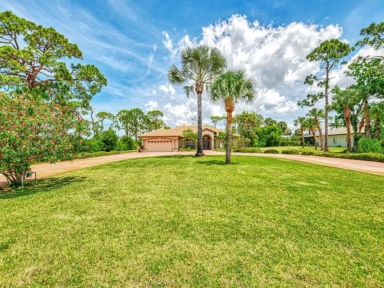 Spacious front yard