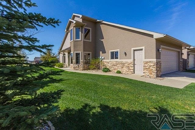 1st image of 707 E 70th Pl