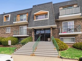 3223 W Parkway Dr APT 3A, Northbrook, IL