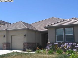 1073 Clear Lake Dr, Oakley, CA 94561