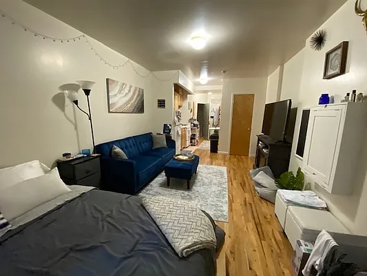 Rented by Mdays Realty | media 26