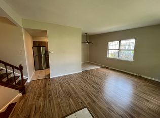 406 Muirwood Ct, Vernon Hills, IL 60061