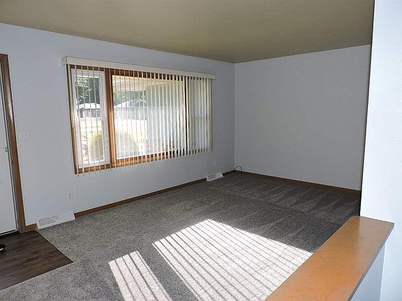 2nd image of 1337 Gladys Dr