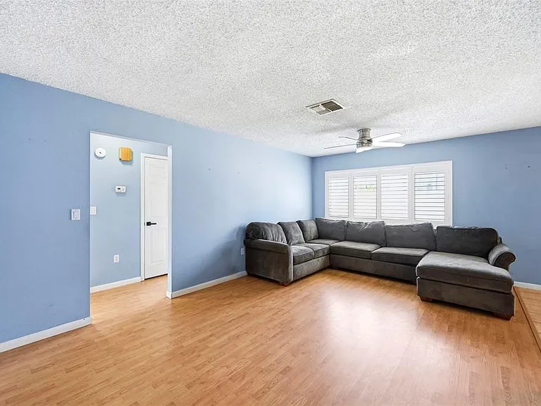 4314 Pinefield Ave — Photo 3