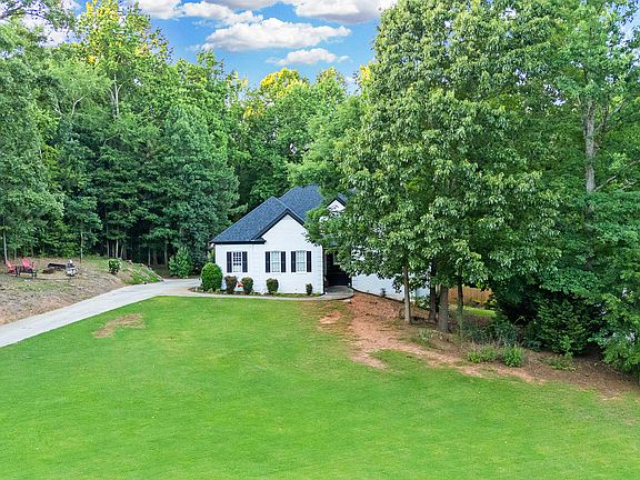 3rd image of 151 Dumar Ln