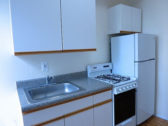 3rd image of 542 E 79th St APT 6P