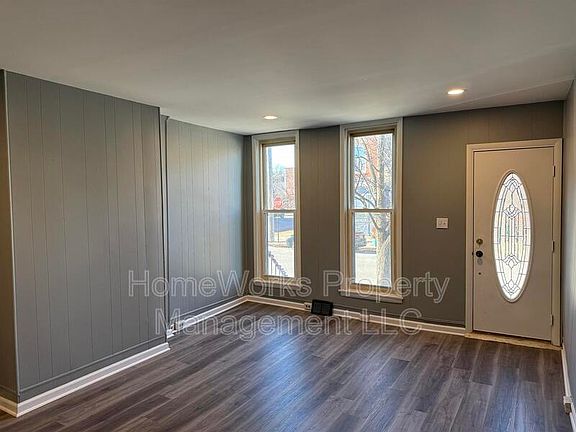 3rd image of 1139 Hull St