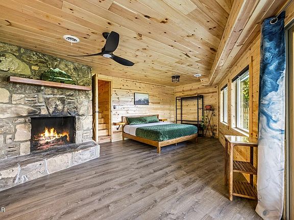 5th image of 1333 Ski View Dr