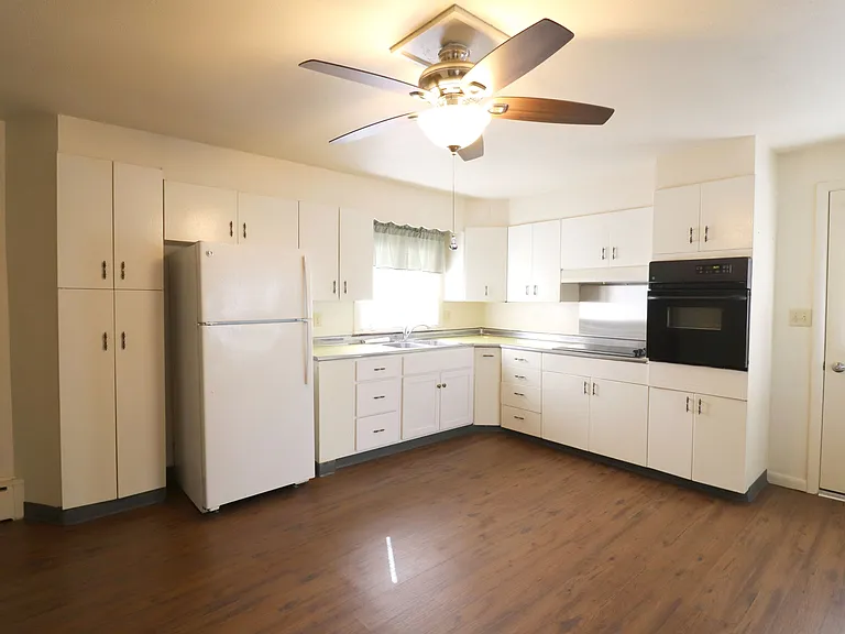 517 E Main St — Photo 7