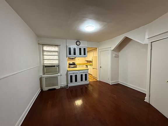 2nd image of 62XX Mershon St