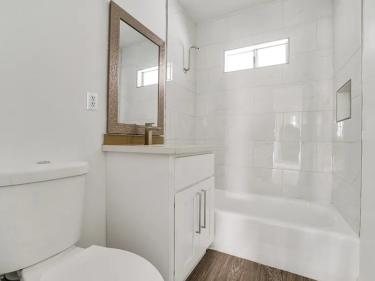 5300 Vantage Ave — Photo 13