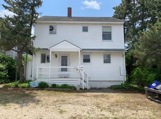106 E 6th St, Ship Bottom, NJ 08008