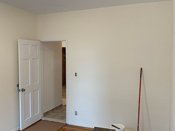 4th image of 8744 19th Ave #1R