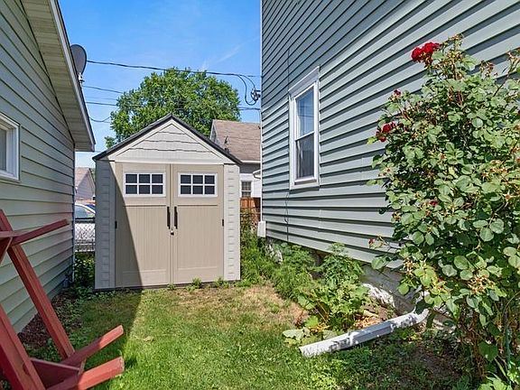 4th image of 1294 Thomas Ave