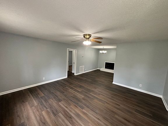 2nd image of 682 Debbie Dr